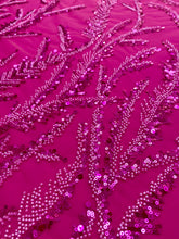 Dantela Couture Fucsia cu Crengute, cu Margele si Paiete